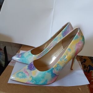 Colorful patent pumps